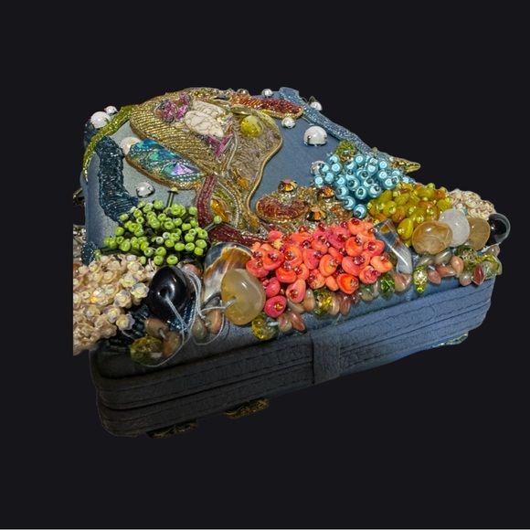 RARE & Hard -to- Find Vintage Mary Frances ADORABLE Seahorse Beaded Crossbody - Picture 2 of 12